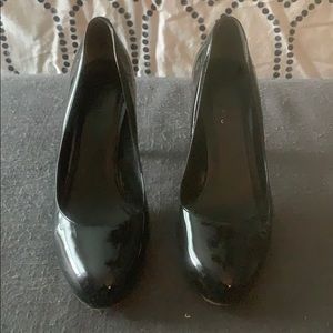 Cole Haan black patent leather pumps size 5